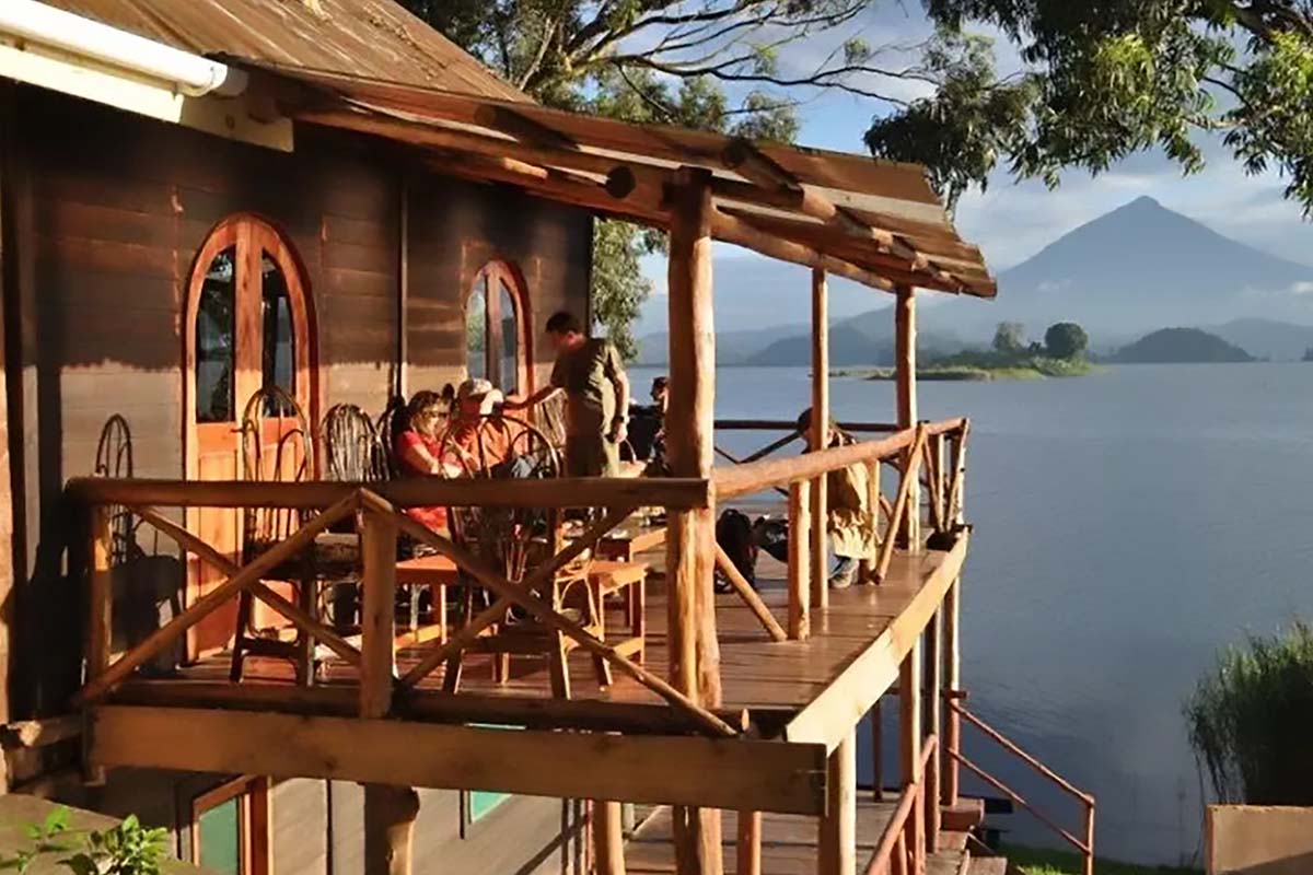 Accommodation in Mgahinga _ Mutanda Lake Resort